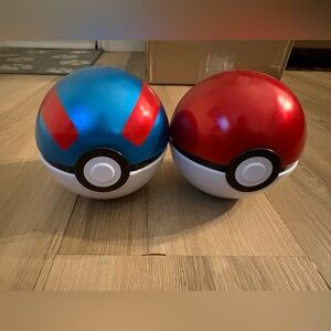 Red and Blue Poké Ball Set